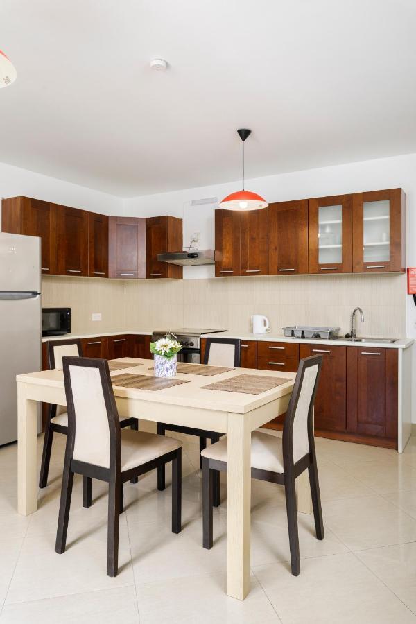 Hilltop Apartments - Stylish Comfort Living Close To The Sea, Bugibba เซนต์พอลส์เบย์ ภายนอก รูปภาพ