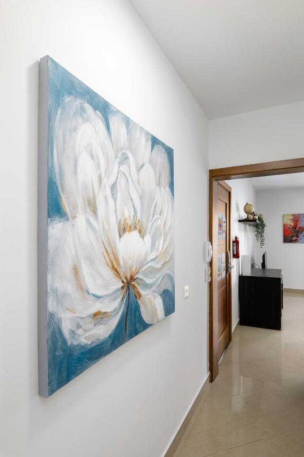 Hilltop Apartments - Stylish Comfort Living Close To The Sea, Bugibba เซนต์พอลส์เบย์ ภายนอก รูปภาพ